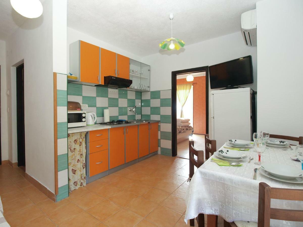 Apartments Davor 1676 Banjole Exterior photo